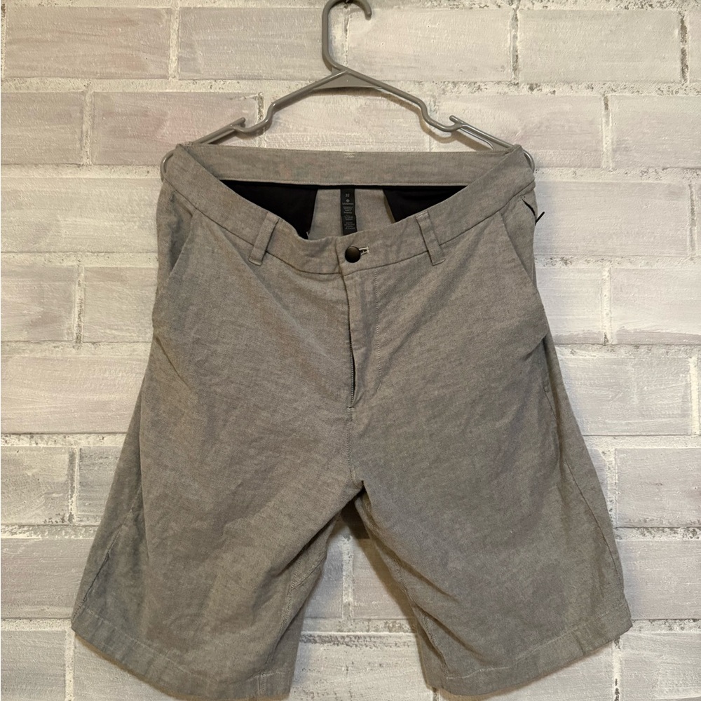 lululemon athletica Men's Light Gray Shorts